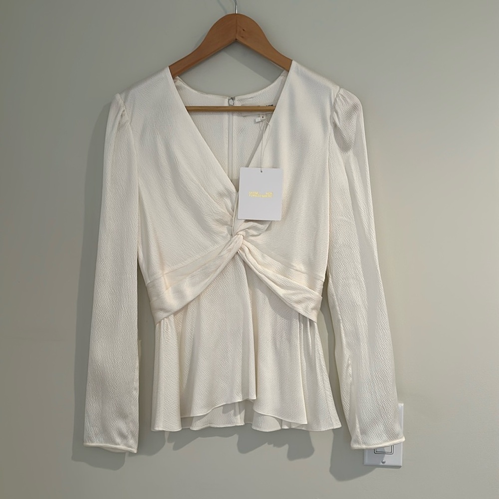 NWT Diane Von Furstenberg Ivory Top. Sz 4.